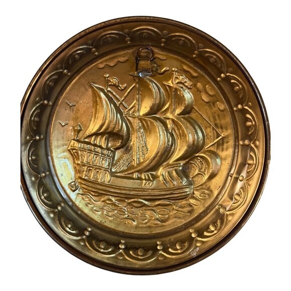 Vintage Brass Wall Plates Embossed With Ship Motif Made In England Decor - Picture 5 of 6